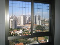 התקנה על חלון גבוה במיוחד