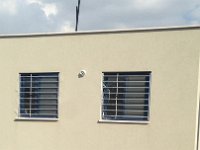 סורגית מדגם פרימיום אופקי מותקנת בחלונות בבית פרטי ביישוב שער אפרים.  הלקוח הרכיב בעצמו את הסורגיות. העובדה שהסורגיות מתכווננות למידת החלון הופכת את תהליך ההתקנה קל מאד. כל שצריך הוא מקדחה ביתית ומברגה. הסורגית מגיעה עם כל החלקים הדרושים להרכבתה ועם הוראות הרכבה מפורטות. : סורגים, סורגים לילדים, סורגים לחלונות, סורגים מחיר, סורג, סורג לבית, סורג לחלון, סורגית