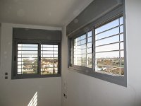 סורגית מדגם פרימיום אופקי מותקמת על חלונות בחדר הילדים  פתרון פנטסטי, יעיל ומהיר במחיר שווה לכל כיס : סורגים, סורגים לילדים, סורג, סורגית