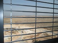 סורגית מדגם פרמיום אופקי מותקנת על חלון גדול במיוחד, מבט מתוך החדר : סורגים, סורגים לילדים, סורג, סורגית