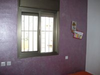 סורגית פרימיום אנכי - מבט מתוך הבית